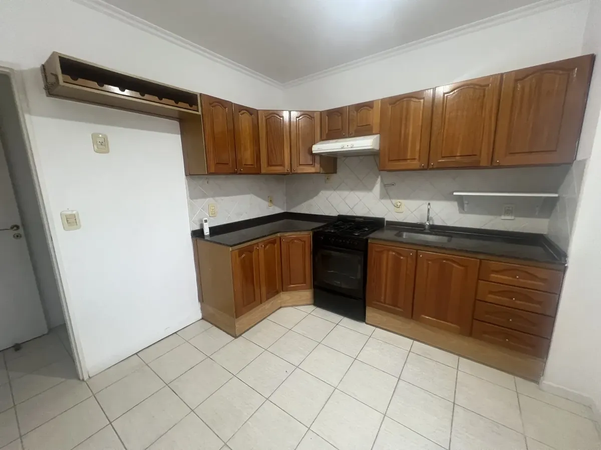 3-room unit with balcony and parking