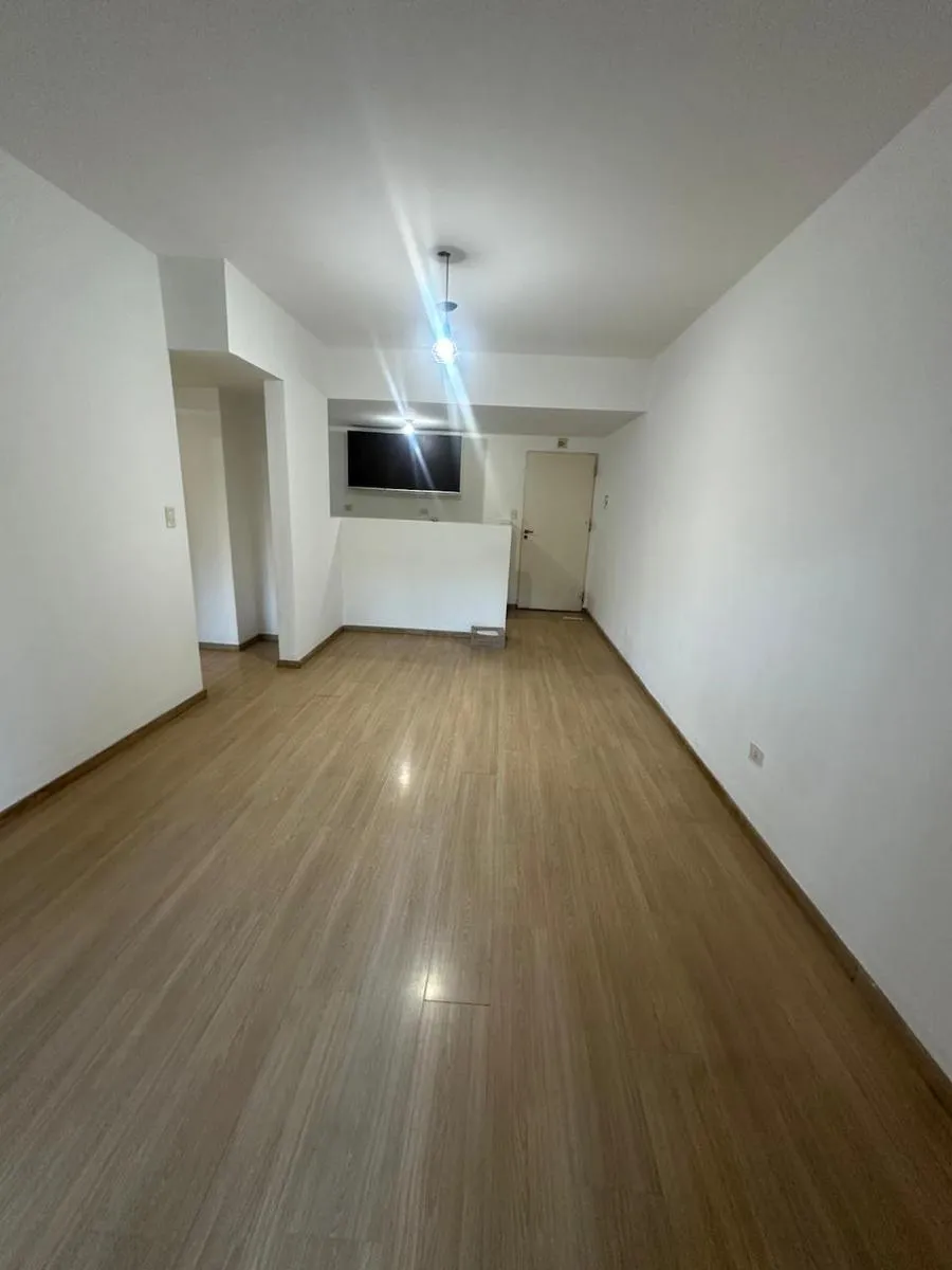 Yerbal 2600 Departamento 2 Ambientes Con Balcón Al Frente, Piso Alto, Flores