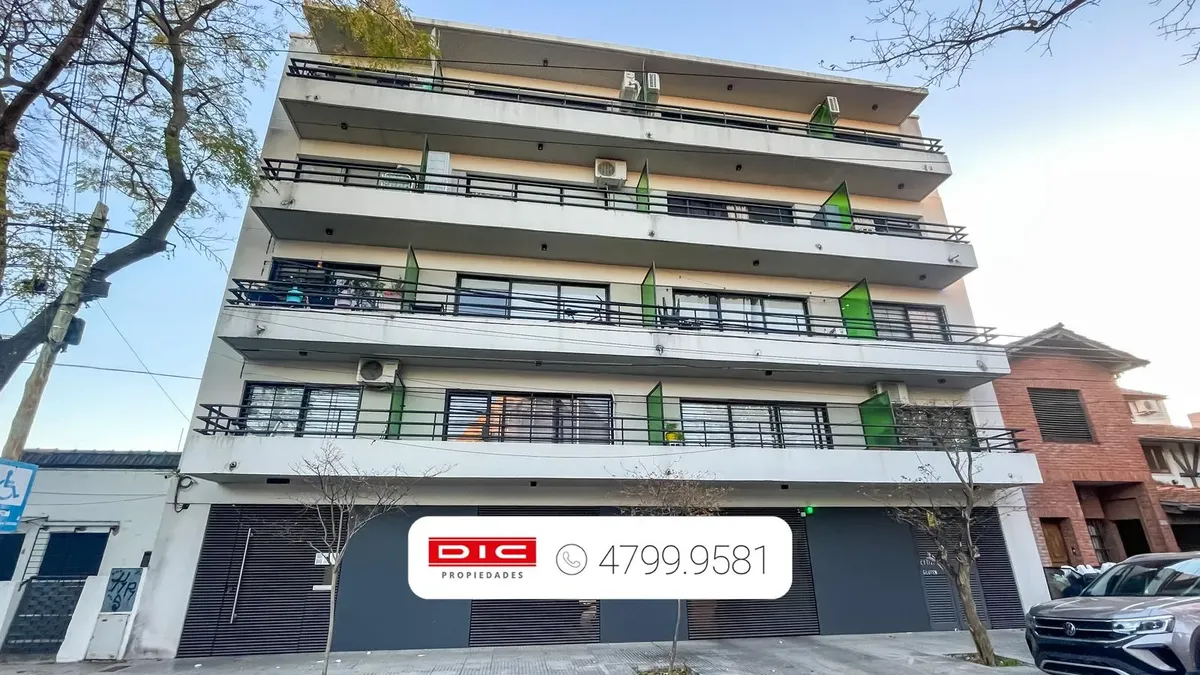 Studio with balcony in Olivos