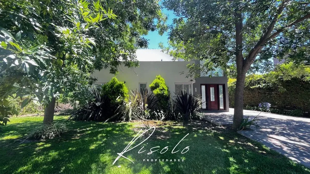 Casa En Venta. Pileta, Riego 3 Dormitorios. Escritorio. Barrio Cerrado, Escobar