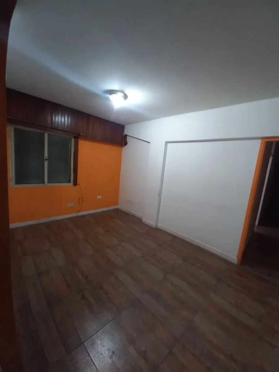 Departamento Cuatro Ambientes En Alquiler- Villa Tesei, Hurlingham