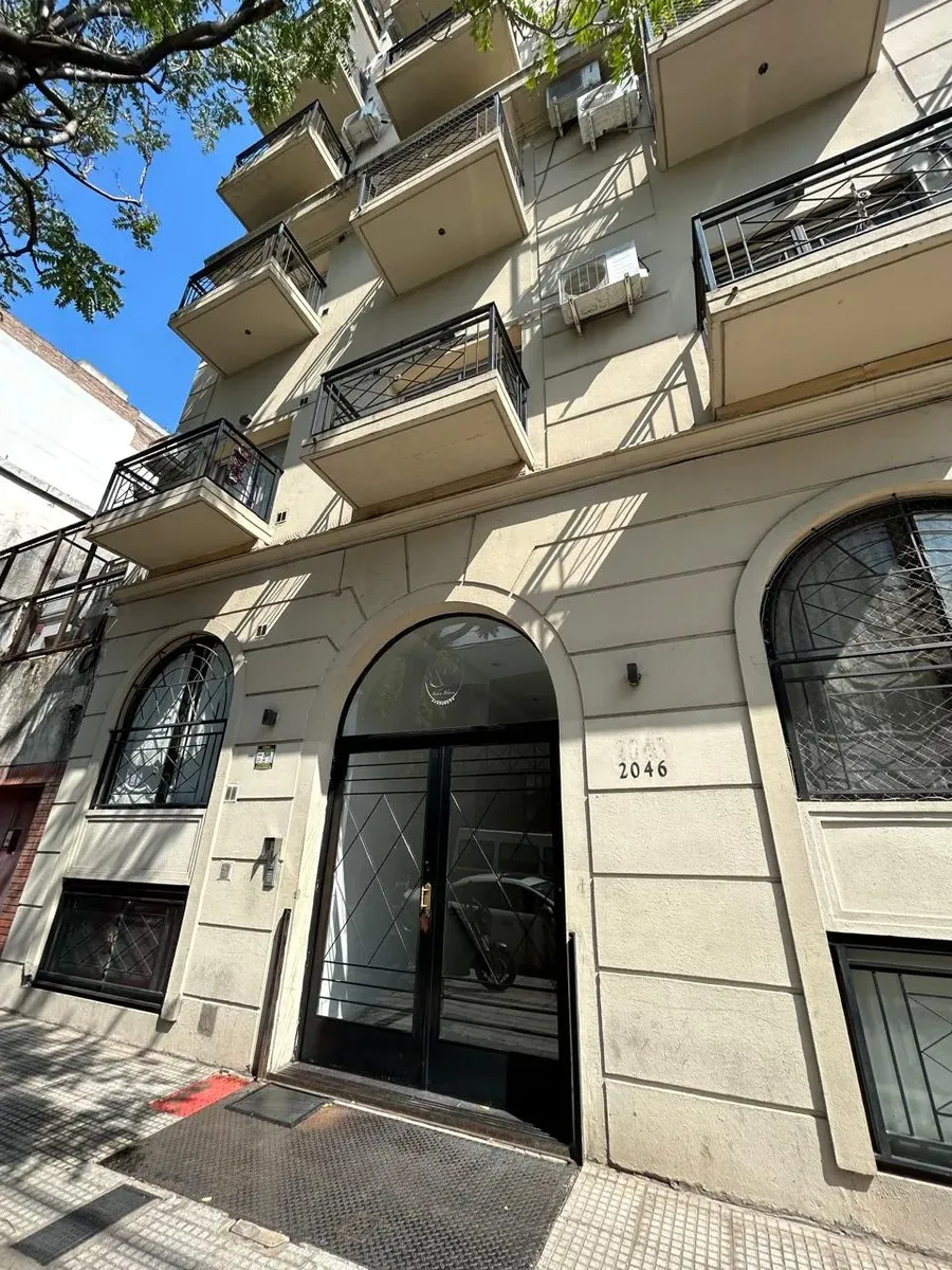 Monoambiente C/ Balcón En Alquiler - Montecastro
