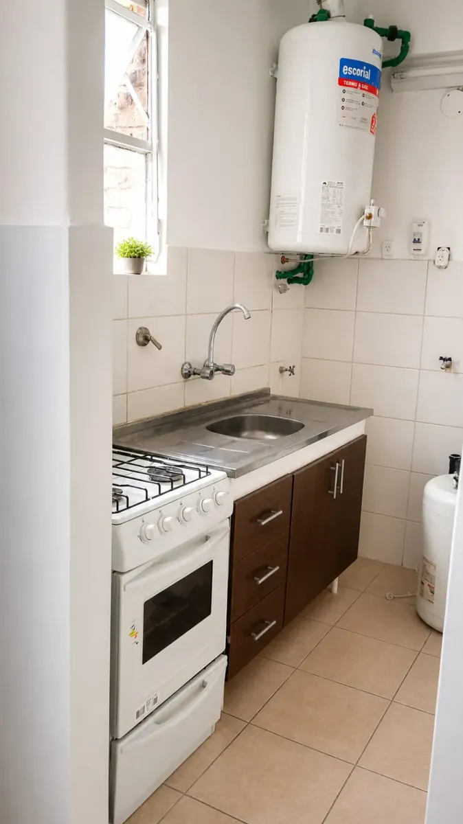 Departamento De 3 Ambientes,súper Luminoso ,con Vista Al Parque Desde Todos Los Ambientes.cocina A Gas Nueva Y Termotanque A Gas Nuevo.no Tiene Balcón.esta Recién Pintado, Y Listo Para Ir A Vivir