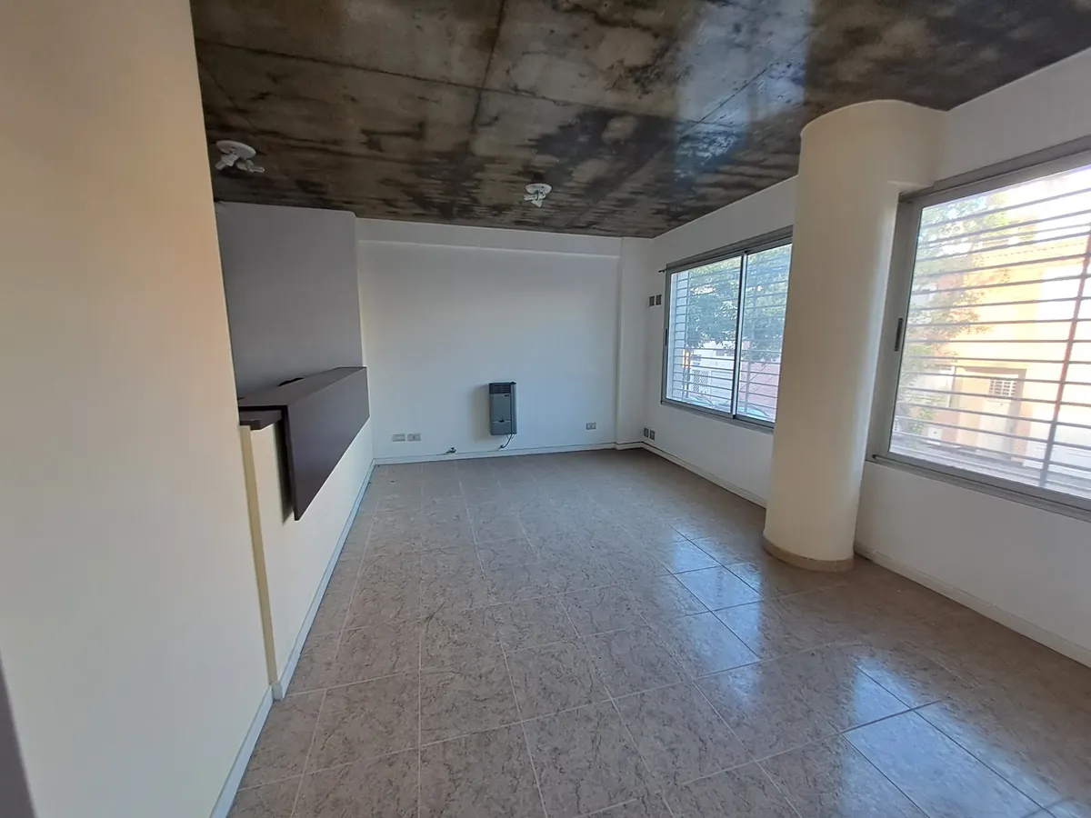 Semi Piso De 2 Ambientes Al Frente Muy Luminoso