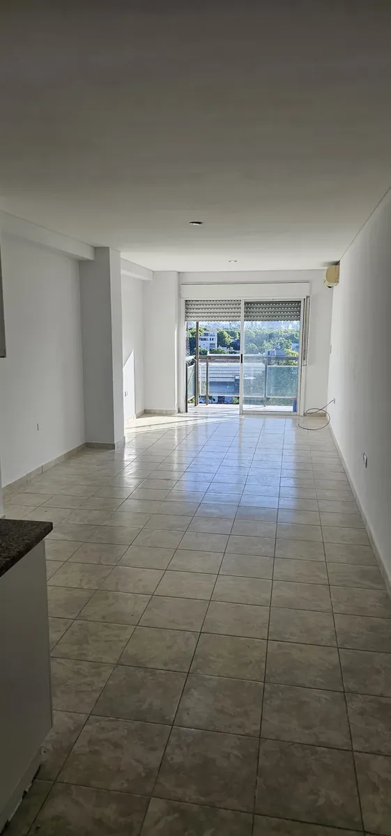 1 Ambiente Cochera Seguridad 24 Hs Apto Profesional Pileta Landry Recién Pintado