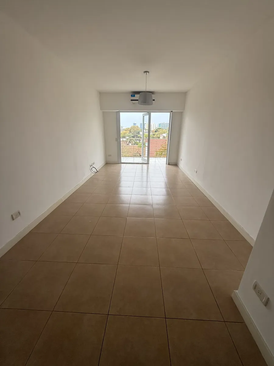 Departamento En Alquiler 1 Ambiente. Florida Oeste . A Metros De Melo Y Panamericana