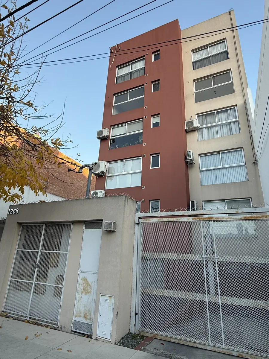 Excelente Departamento 3 Ambientes C/cochera - Muy Luminoso - A 1 Cuadra Av. Pte. Peron (lineal)