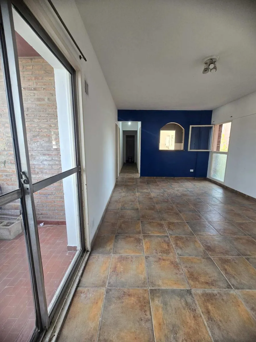 3 dormitorios, balcón, 2 baños