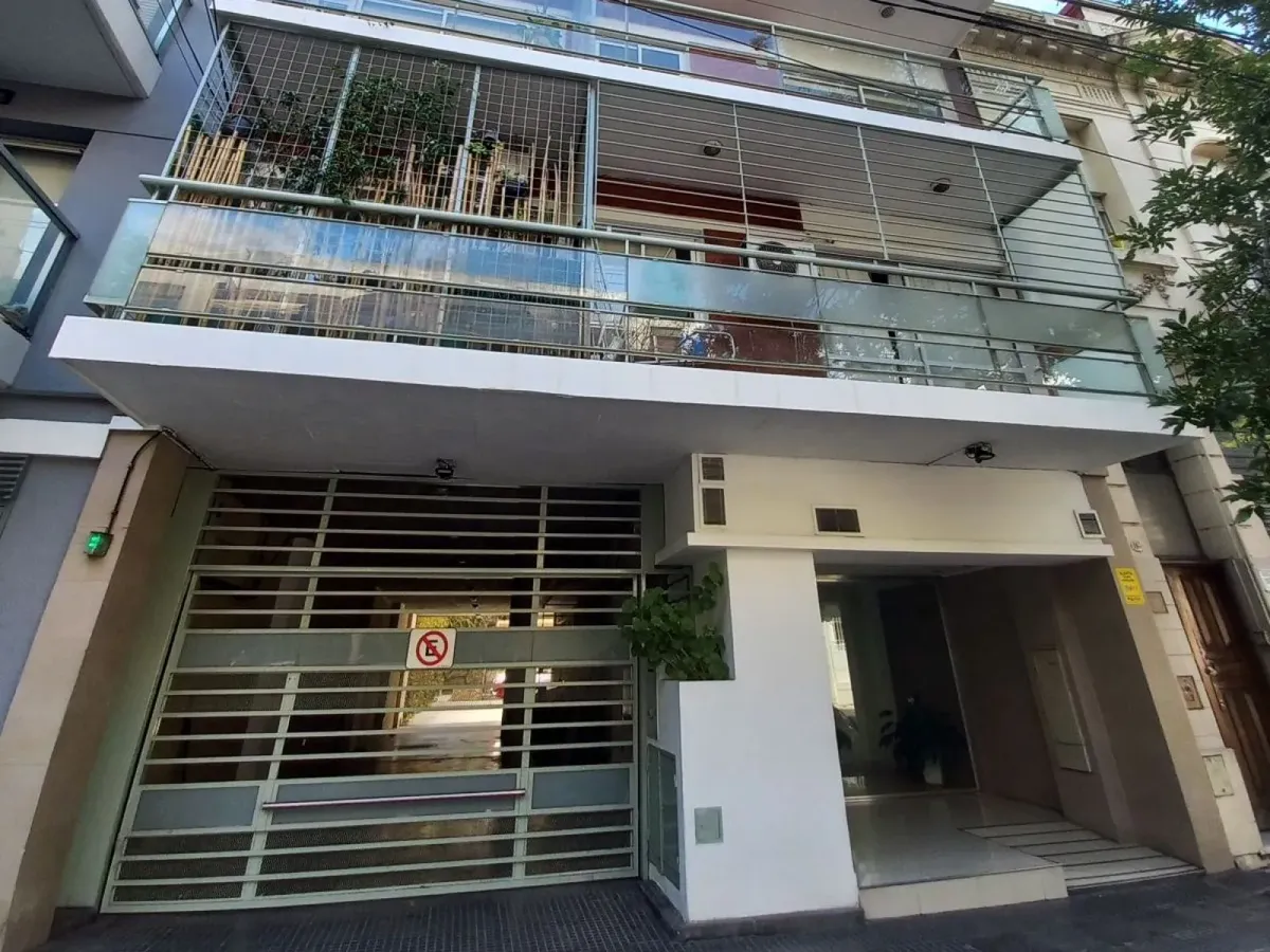 Hermoso Departamento Con Balcón En Alquiler