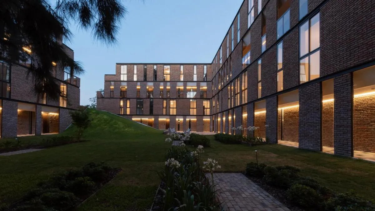 Alquiler Departamento Amplio Monoambiente Con Cochera Opcional - Condominio Patio (copa)
