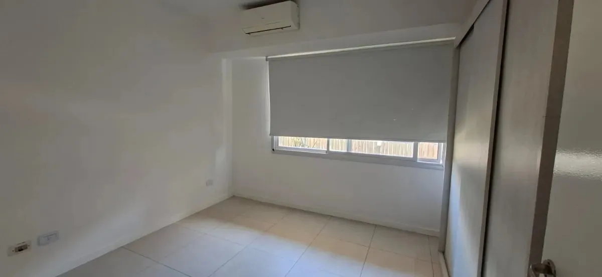 Planta baja 2 ambientes, balcón al lago