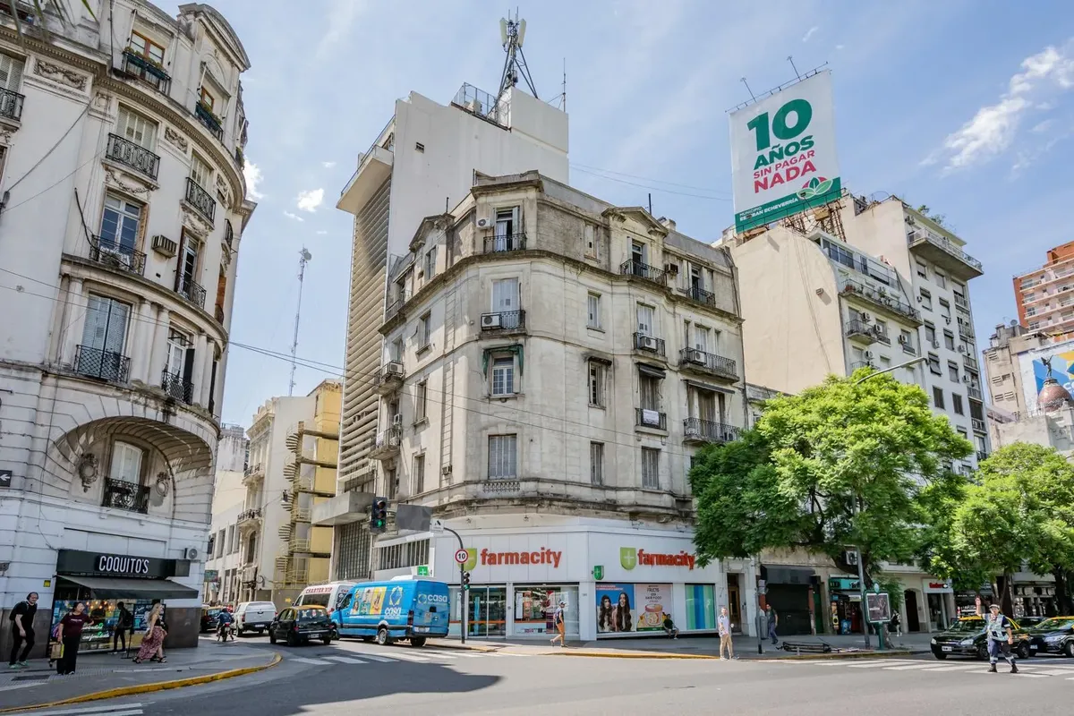 Piso Completo De 211 M² En Edificio Histórico - Categoría Y Estilo En Monserrat
