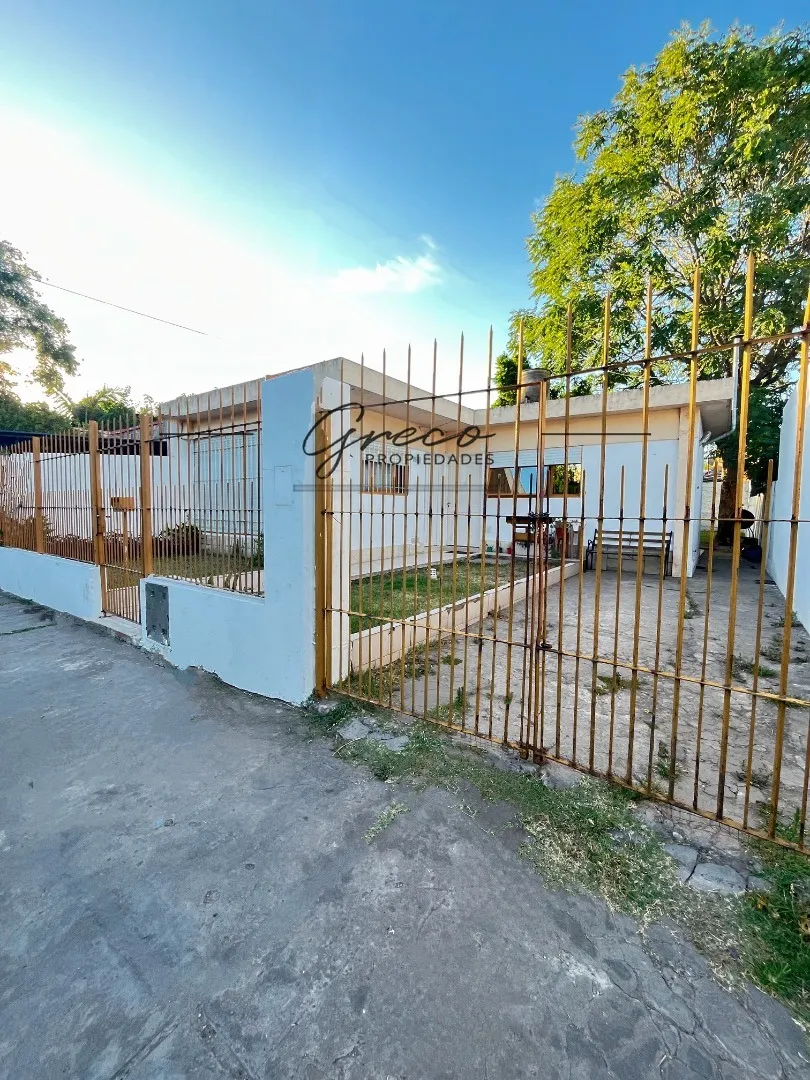 Casa A Metros De La Estación Claypole