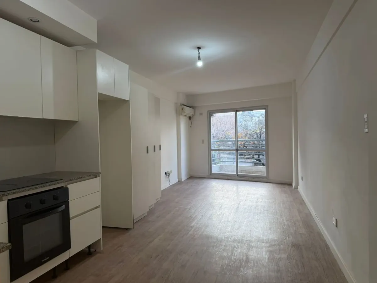 3rd-floor studio with balcony