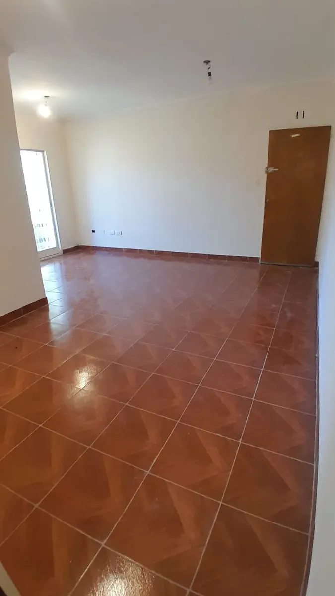 3 Ambientes En Excelente Ubicacion! Centro De Ezeiza