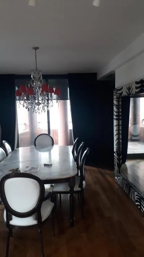 Triplex La Porteña 270mts.5amb. Amoblado
