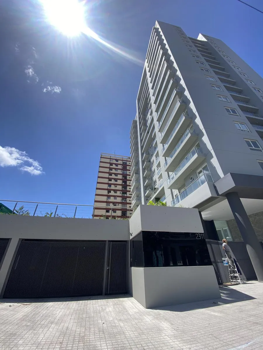 Alquiler Departamento 3 Ambientes Con Cochera En Torre Full Amenities - Seguridad 24hs