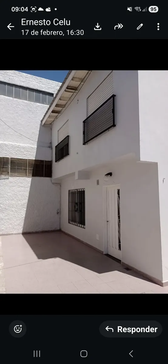 Casa En Ph Tipo Duplex , Patio , Lavadero, 2 Dormitorios En Planta Alta , Impecable A Metros De Av Marquez Y Pérez Galdoz