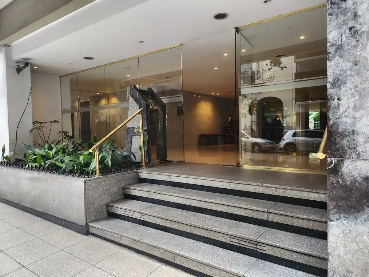 Departamento En Recoleta De 4 Amb. Edificio De Categoría. Seg 24 Hs
