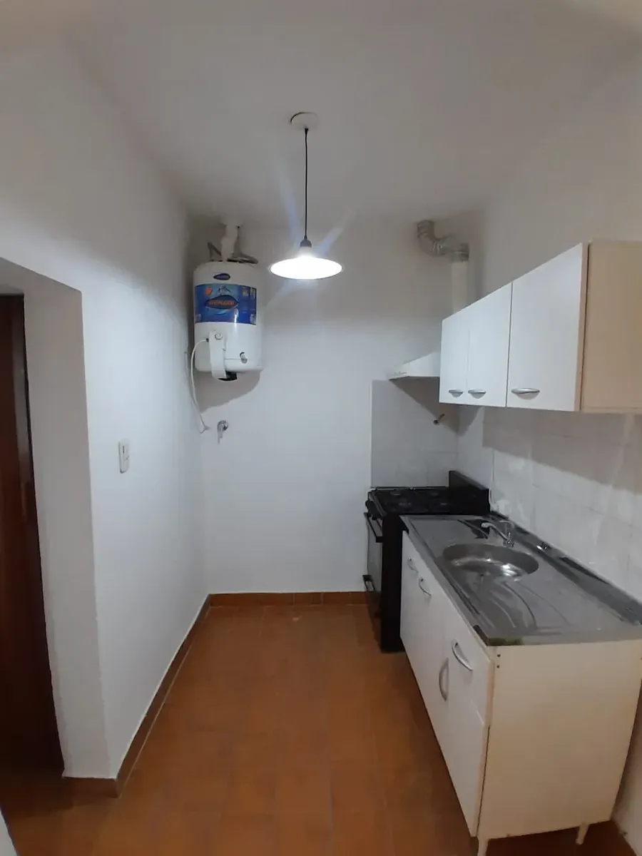 Planta baja con patio, 2 ambientes