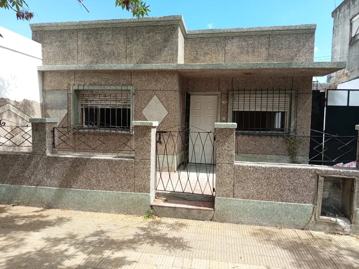 Casa com 3 dormitórios, 80 m²