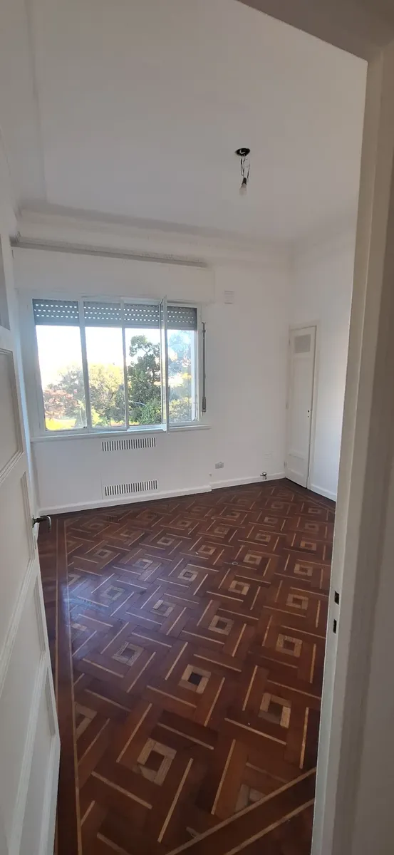Departamento En Constitución Frente A Plaza Garay 2 Ambientes En Pavón 1515