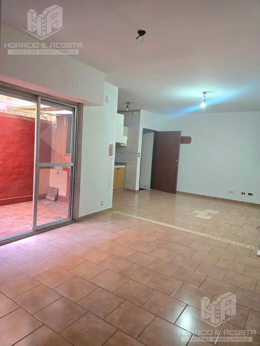 3 Ambientes - Patio - 1er Piso Escaleras