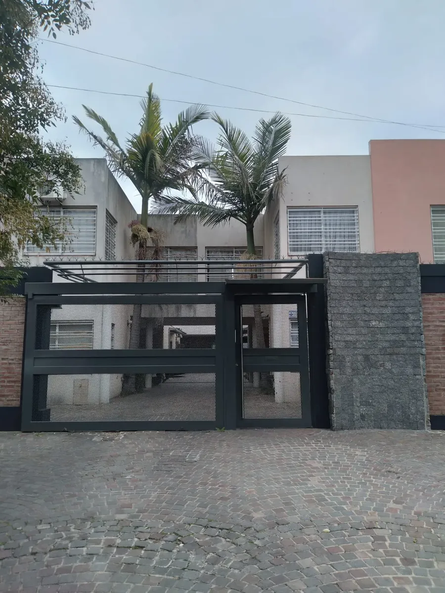 Dúplex 4 Ambientes En Alquiler, Excelente Zona Residencial A Metros Del Centro De Monte Grande