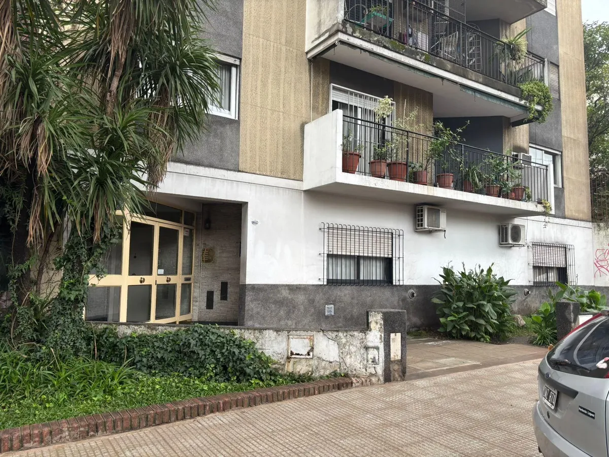 Departamento De 3 Ambientes En Alquiler En Liniers Versalles