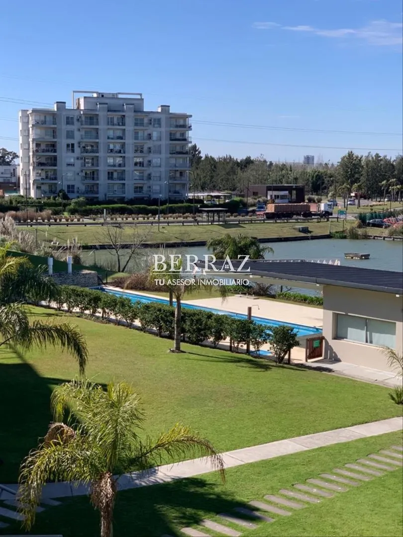 Nordelta, balcón con parrilla