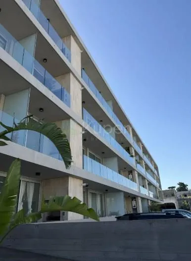 2-room unit with parking and dual balconies