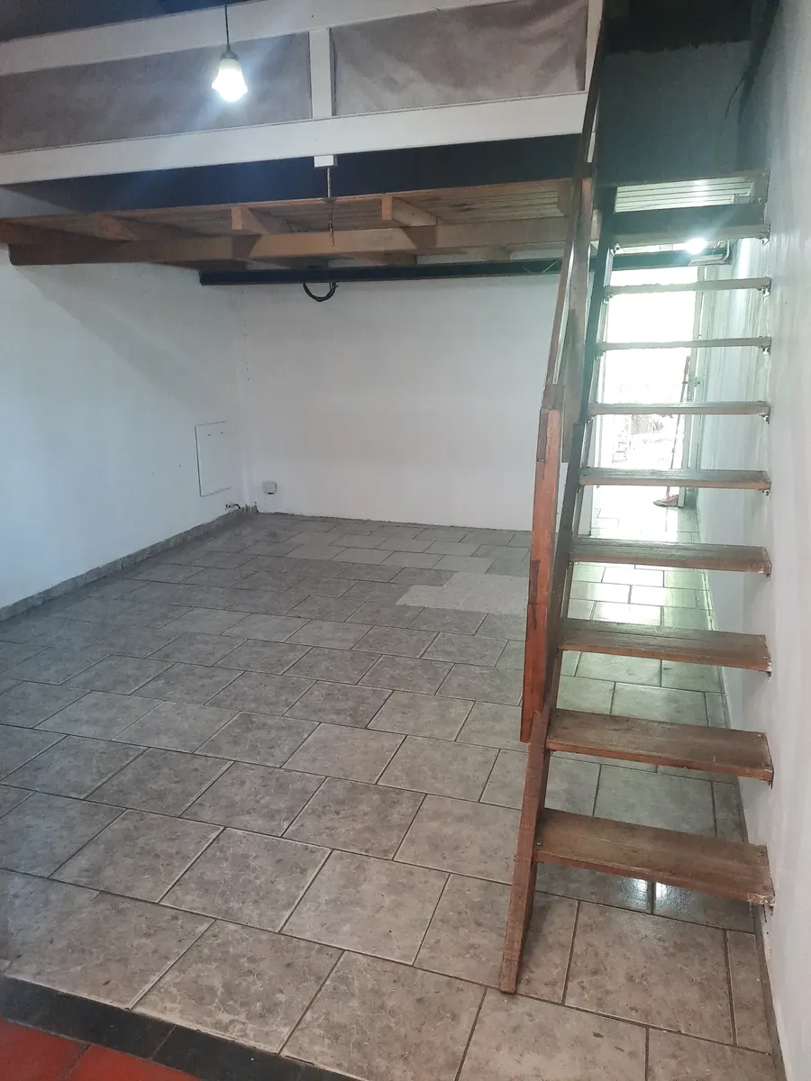 Piso superior com mezanino
