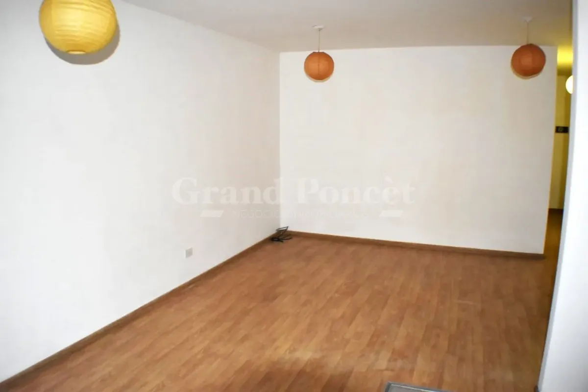 Alquiler De Departamento 2 Ambientes Con Balcon En Barracas, Capital Federal