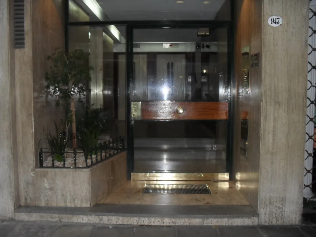 Monoambiente Al Frente Con Balcon En Las Cañitas
