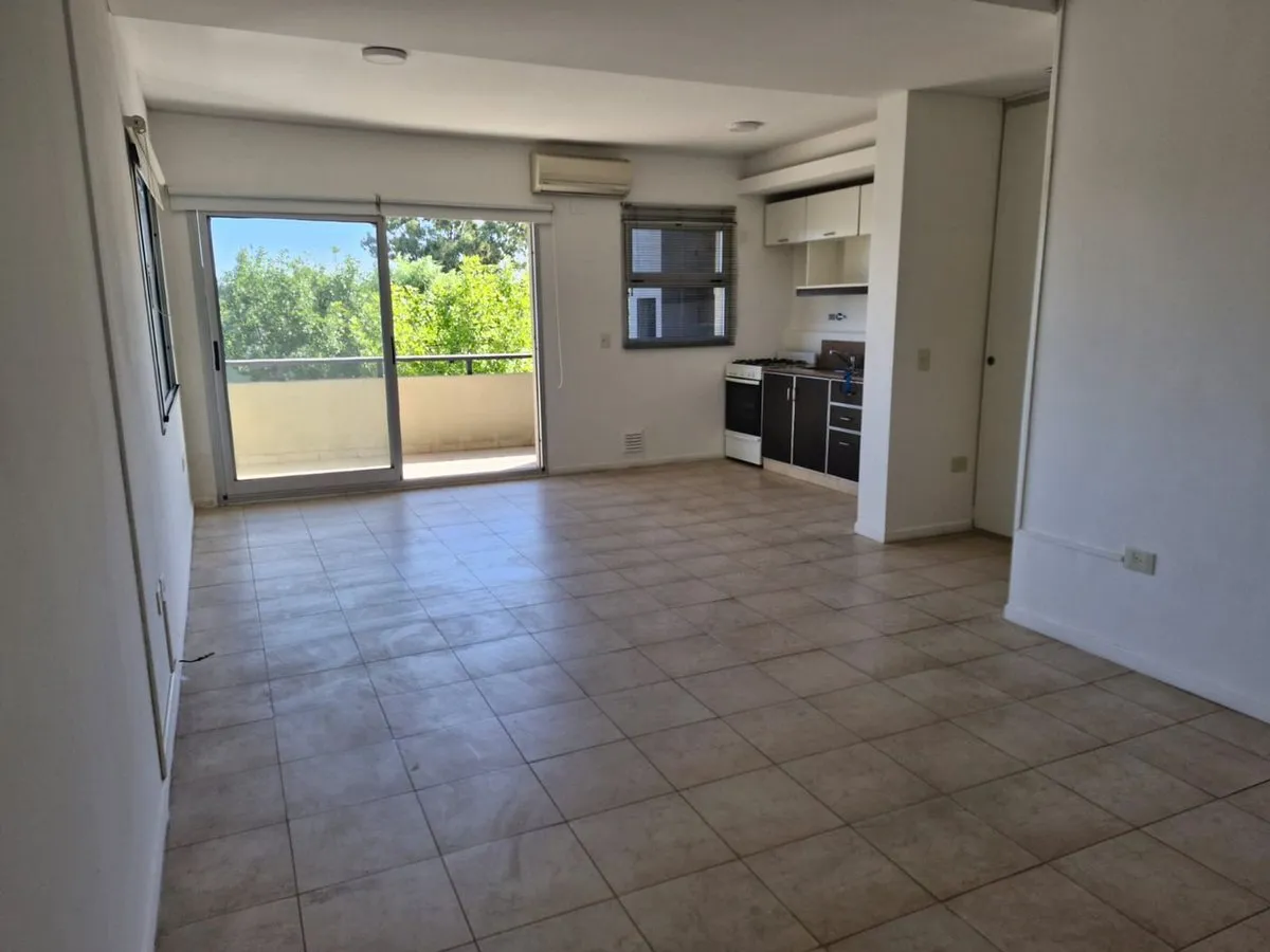 Departamento En Alquiler Con Balcón En Tigre