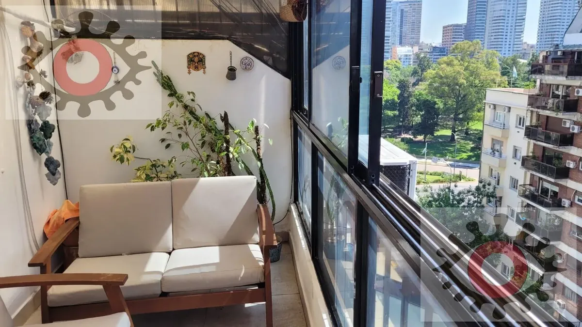 Monoambiente con balcón cerrado