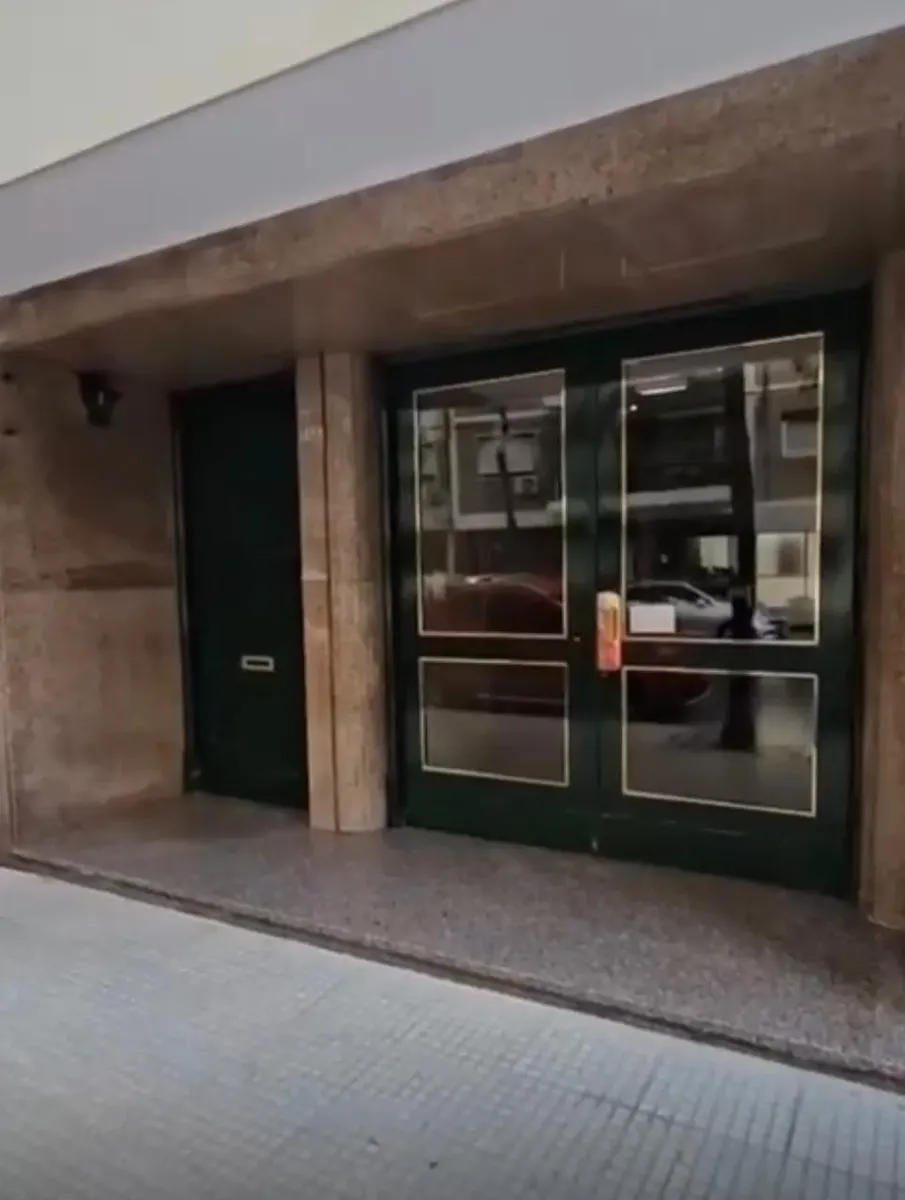 Monoambiente Sin Muebles ..palermoedificio Señorial Fachada De Mármol Con Importante Holl De Entrada