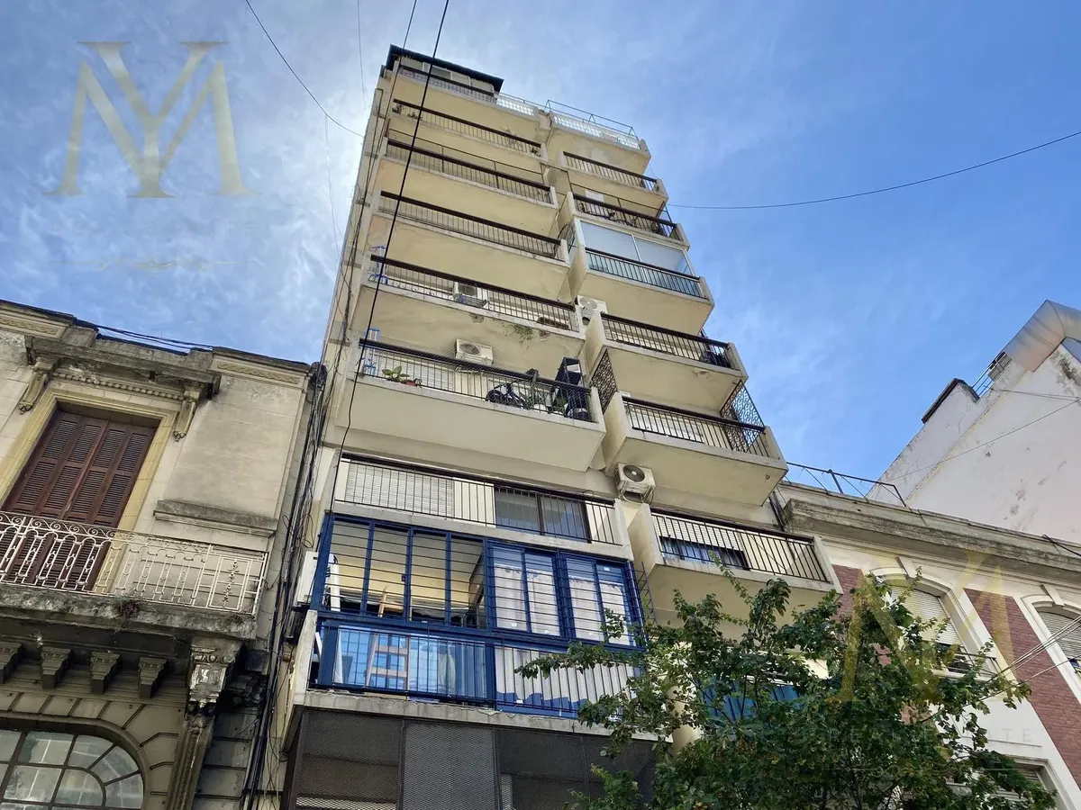 6th floor, renovated 1-bedroom