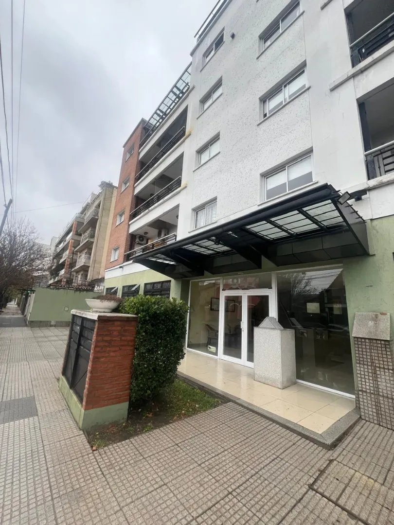 Imóvel: 1 quarto, Morón