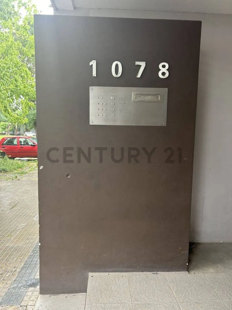 Alquiler Departamento 1 Dormitorio (y Escritorio) Calle 63 E/ 16 Y 17