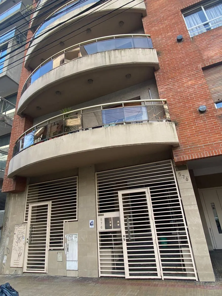 3rd floor, separate kitchen, tub