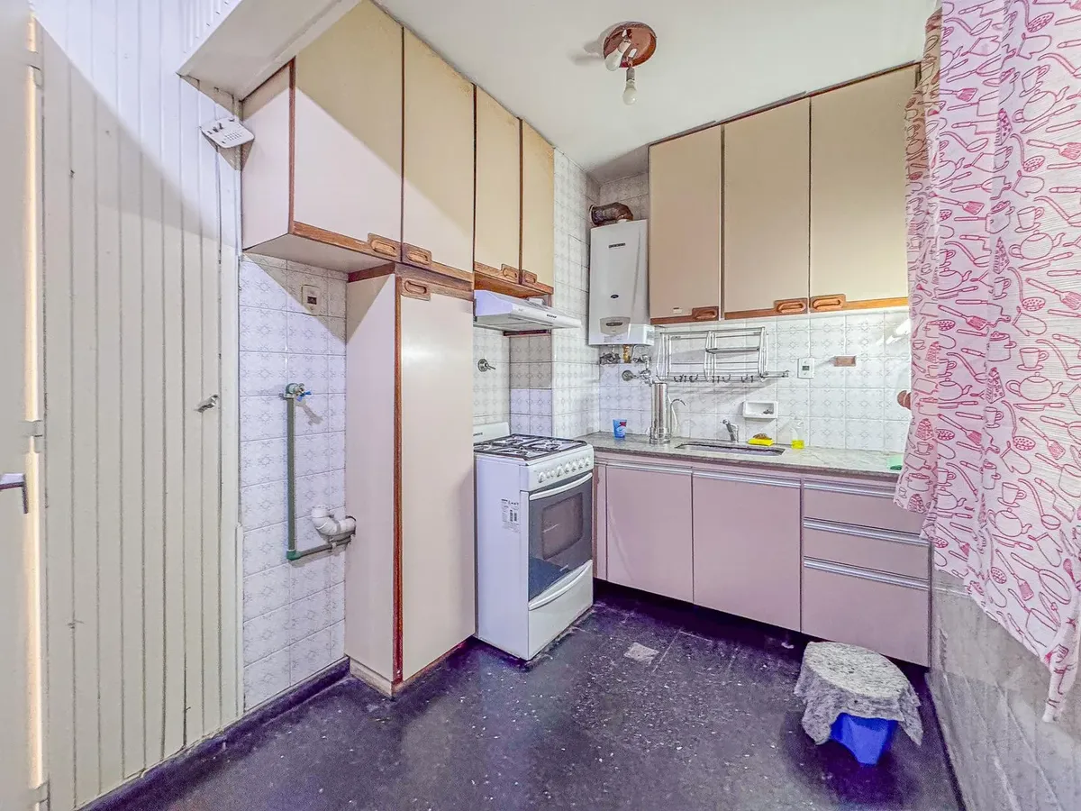 Departamento En Monserrat - 4 Ambientes - Frente Balcon