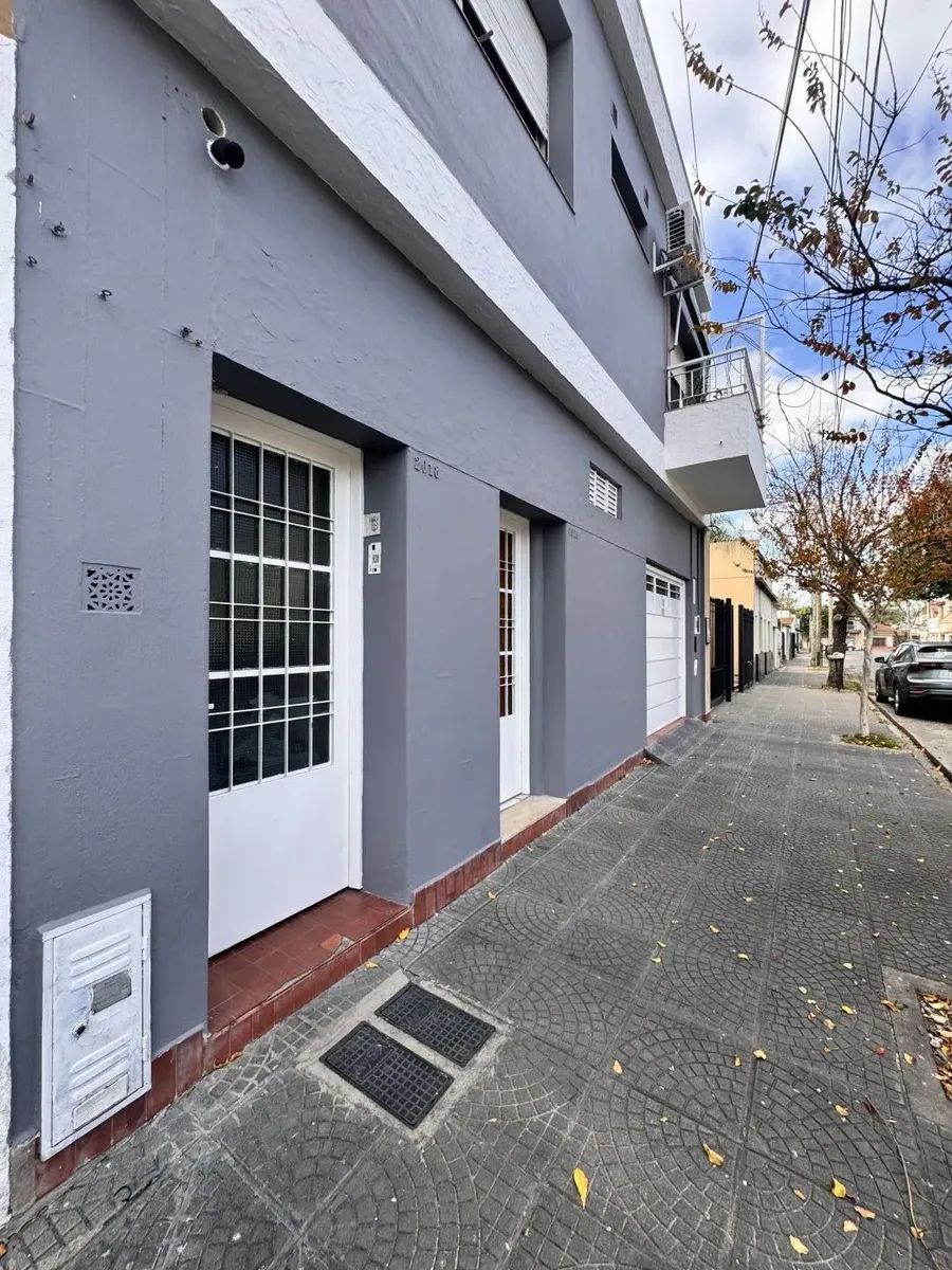 Ph Tipo Casa De 2 Amb Con Patio En Exc Ubicación. Sin Expensas