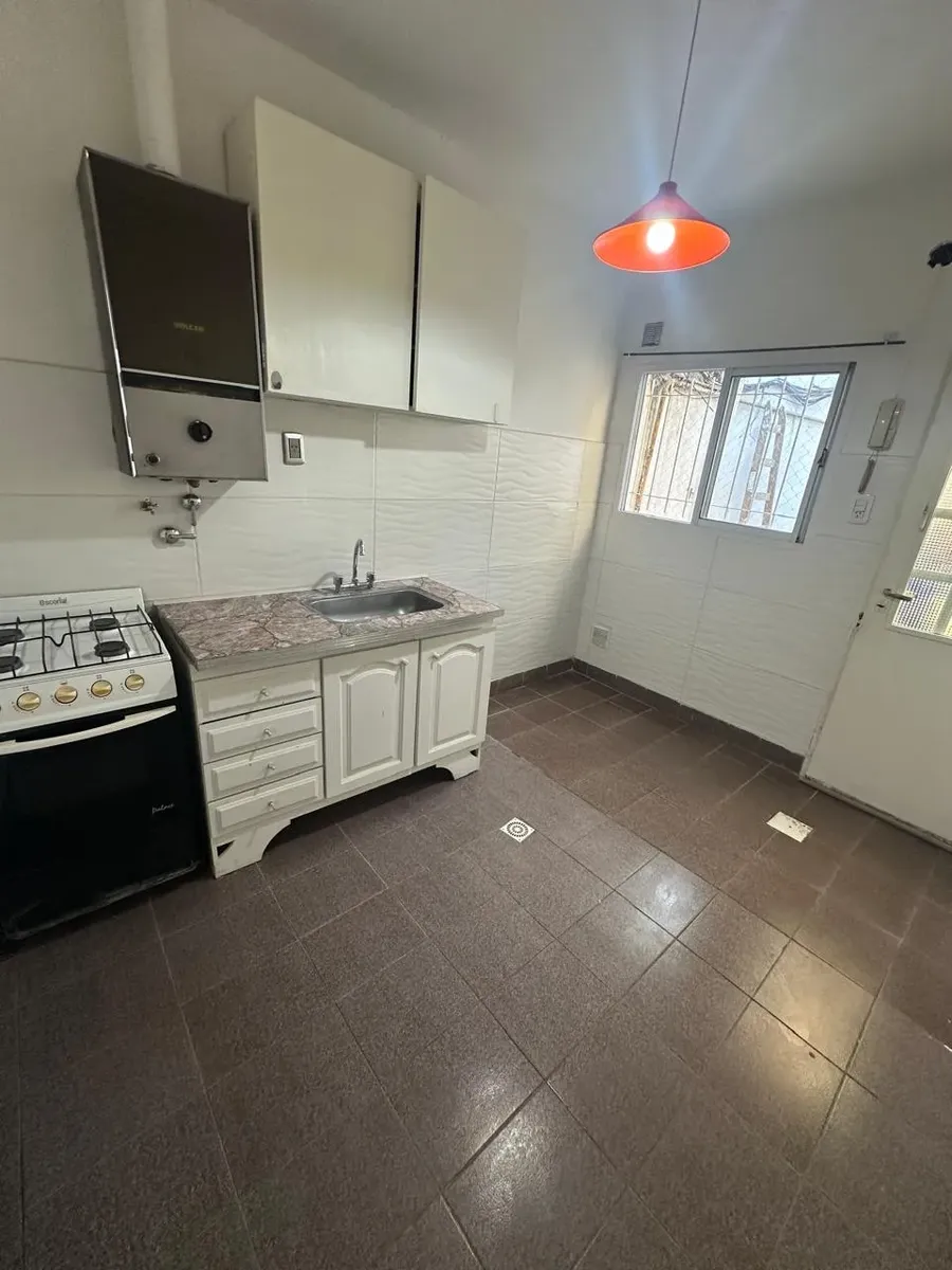 Ph De 1 Ambiente En Planta Baja Con Patio - Bajas Expensas