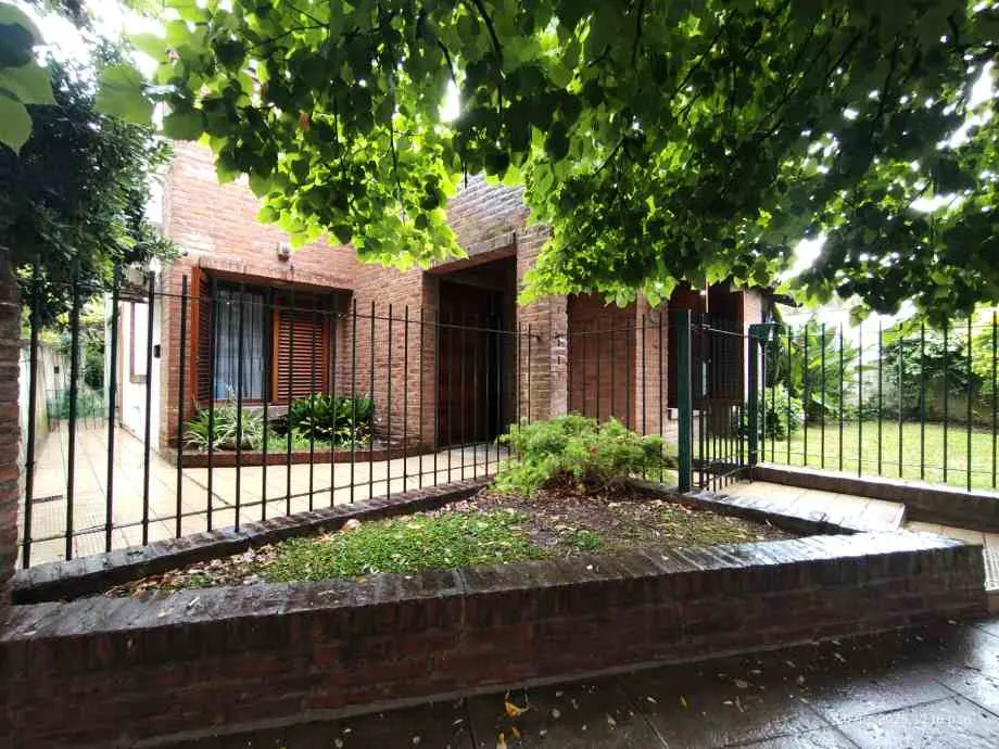 Casa En Alquiler En Moreno Centro