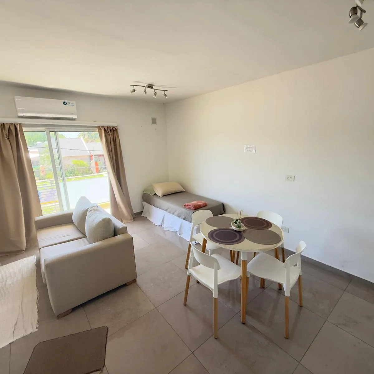 Departamento Amoblado En Alquiler