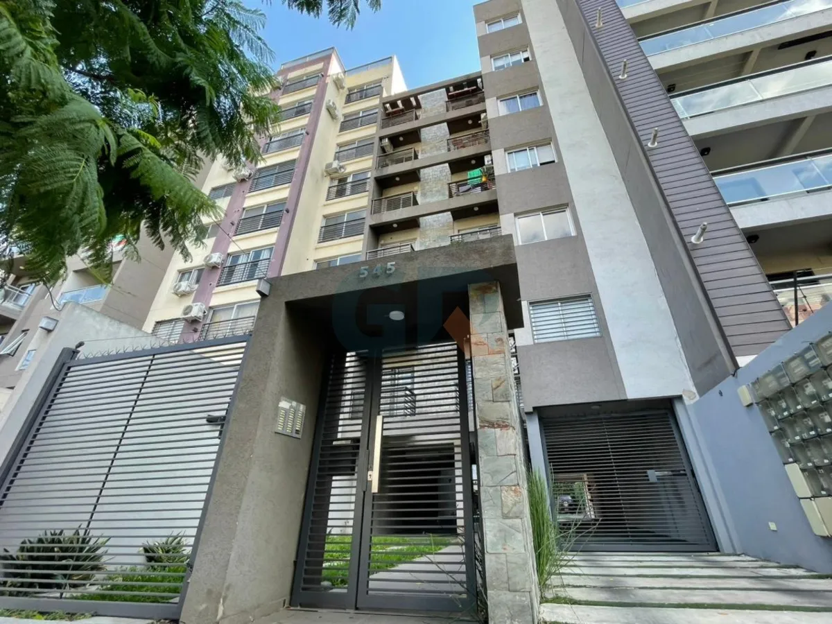 Estúdio no 3º andar com varanda