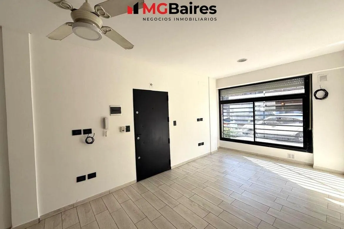 Departamento/ph De Dos Ambientes En Alquiler- Villa Lugano - Con Patio Y Parrilla