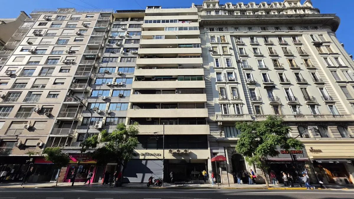 Av. Callao Al 400 - San Nicolás - Departamento De 3 Ambientes Con Balcón - Alquiler