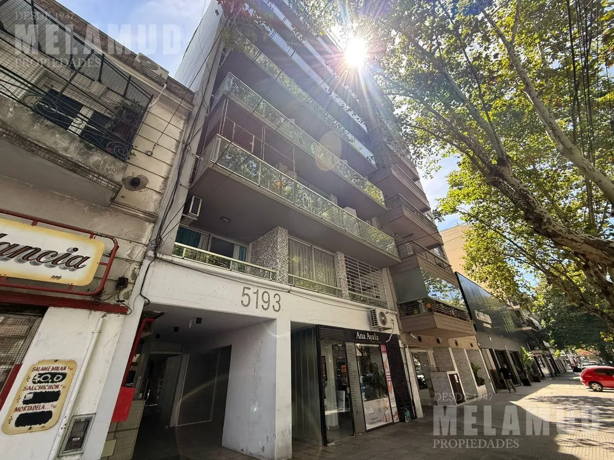 Front-facing studio with balcony